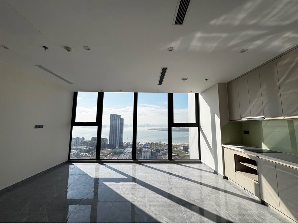 Căn hộ 3PN Icon 40 Hạ Long 92m² giá 5 tỷ - Bán gấp cuối năm!