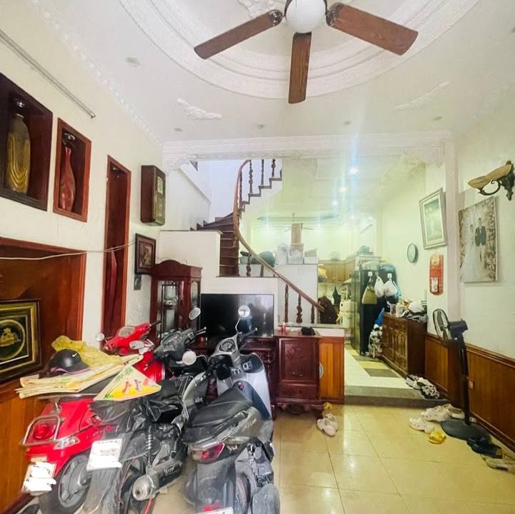 Nhà 5 tầng Mỹ Đình 51m² giá 13 tỷ - Ô tô vào tận nhà, kinh doanh tốt!