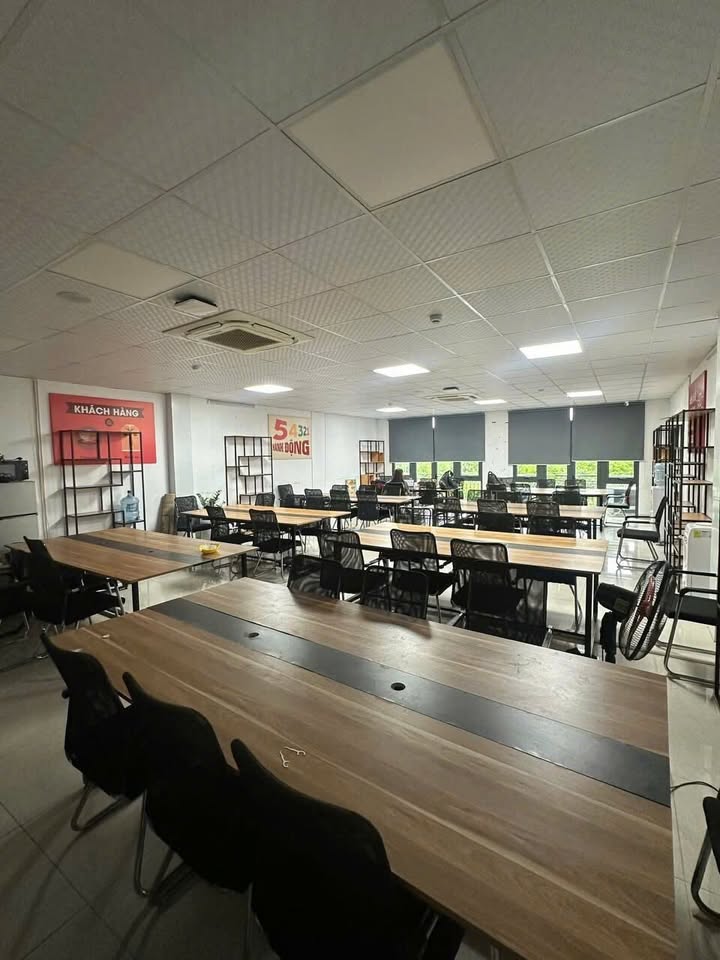 Văn phòng cho thuê Lê Văn Thiêm Thanh Xuân 155m² giá 50 triệu - Mặt sàn vuông vắn, dễ bố trí