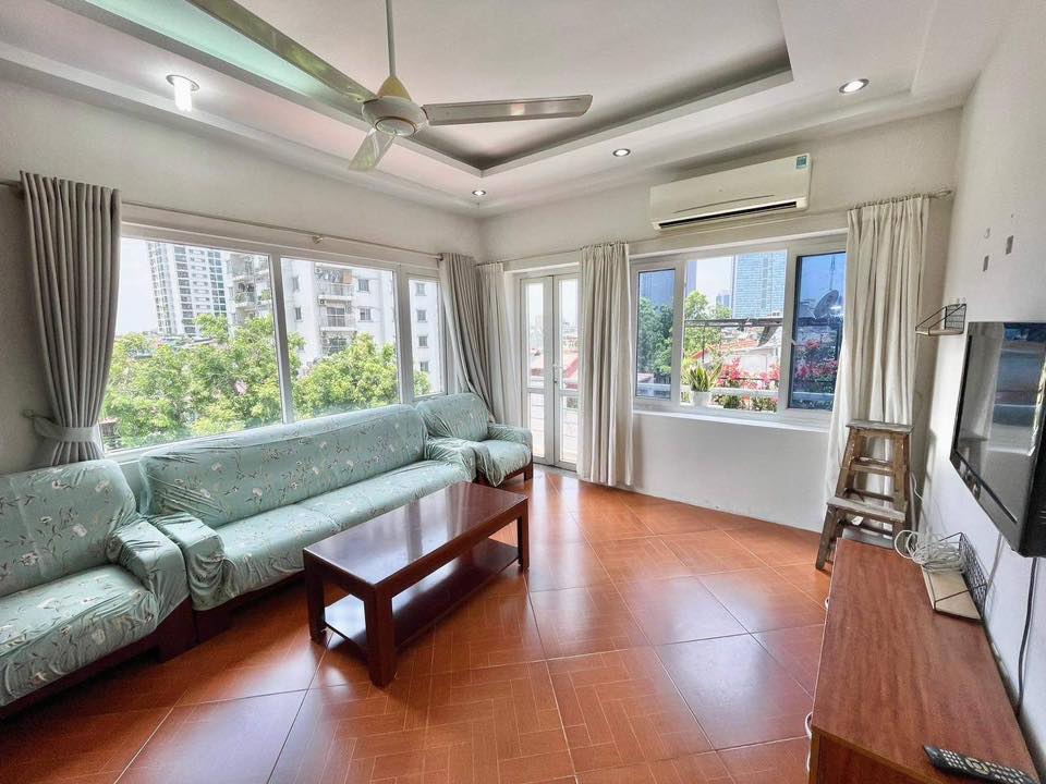 Căn hộ cho thuê Đốc Ngữ Ba Đình 80m² - Full nội thất miễn phí dịch vụ!