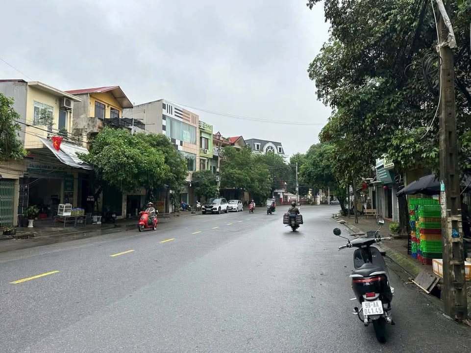 Đất nền đường Thiên Đức, Vạn An 120m² giá 7 tỷ - Kinh doanh sầm uất gần UBND!