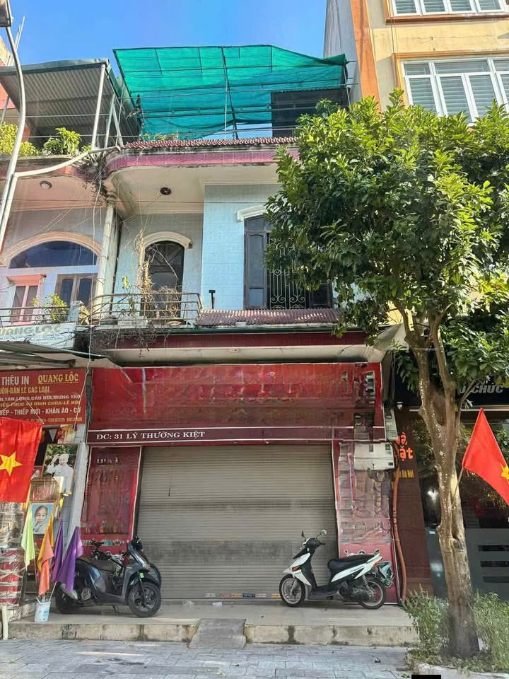 Nhà nguyên căn 2.5 tầng tại Lý Thường Kiệt, Thanh Hóa - Chỉ 9 triệu/tháng, cho thuê lâu dài!