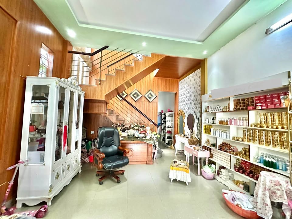 Nhà 3 tầng mặt tiền Trần Thái Tông, Trường An, 90m² giá 4 tỷ - Cơ hội đầu tư tuyệt vời!