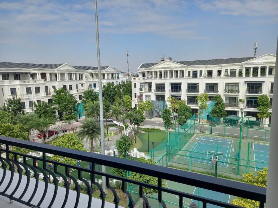 Nhà phố Vin Cầu Rào 2, Hải Phòng 87.5m² giá 11.9 tỷ - Thiết kế hiện đại, view vườn hoa!