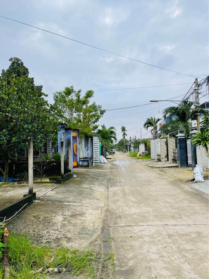 Đất nền Điện Nam Trung 300m² giá thỏa thuận - Vị trí đẹp, khu dân cư đông đúc!