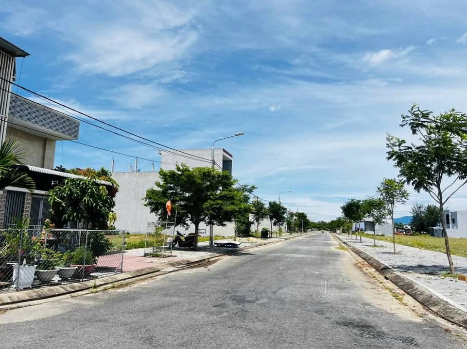 Đất nền khu đô thị số 9 Điện Ngọc 97m² giá 3 tỷ - Cơ hội đầu tư hấp dẫn!