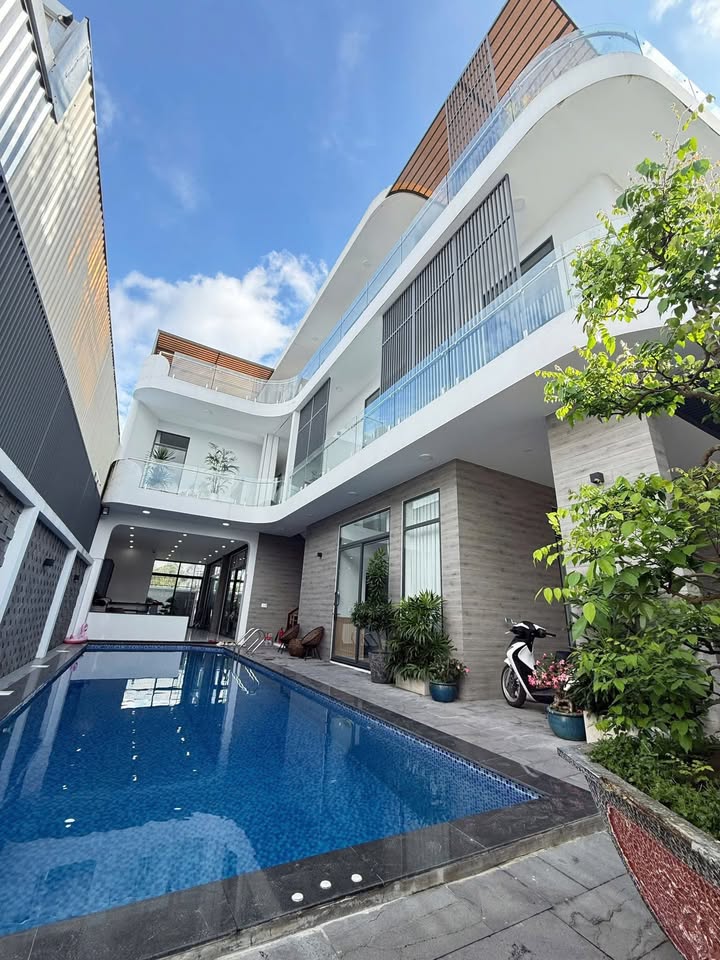 Vila cho thuê tại Ninh Kiều, Cần Thơ - 240m² giá 50 triệu/tháng - Full nội thất sang trọng!