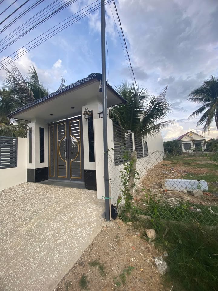 Đất thổ cư Thạch Thành, Ninh Hòa 219m² giá 950 triệu - Vị trí đắc địa, tiện ích đầy đủ!