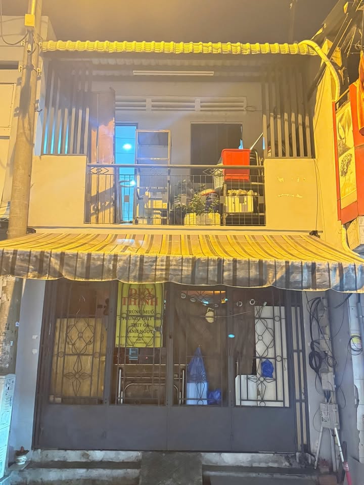 Nhà phố mặt tiền đường Lò Siêu, Quận 11, 33m² giá 5.85 tỷ - Sổ đỏ chính chủ