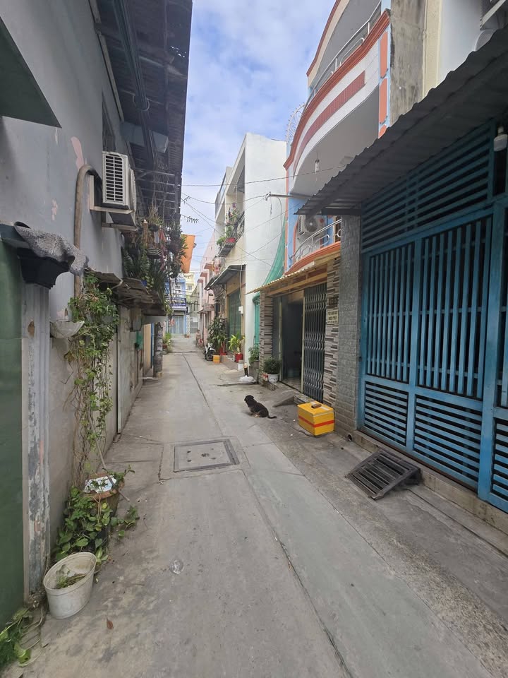 Nhà hẻm 67 Nguyễn Quý Yêm, Bình Tân 43.75m² giá 4 tỷ - Vị trí đắc địa, thuận tiện giao thông!