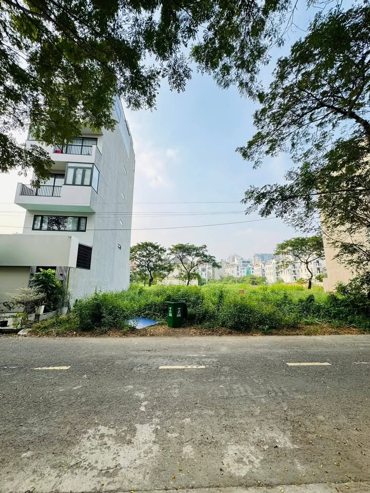 Bán lô đất KDC Phú Nhuận 4, Q2, 92m² giá 18.88 tỷ - Đầu tư sinh lời!