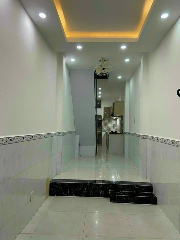 Bán Nhà Quận 6 25m² giá 2.65 tỷ - Hẻm xe ba gác, giao nhà ngay!