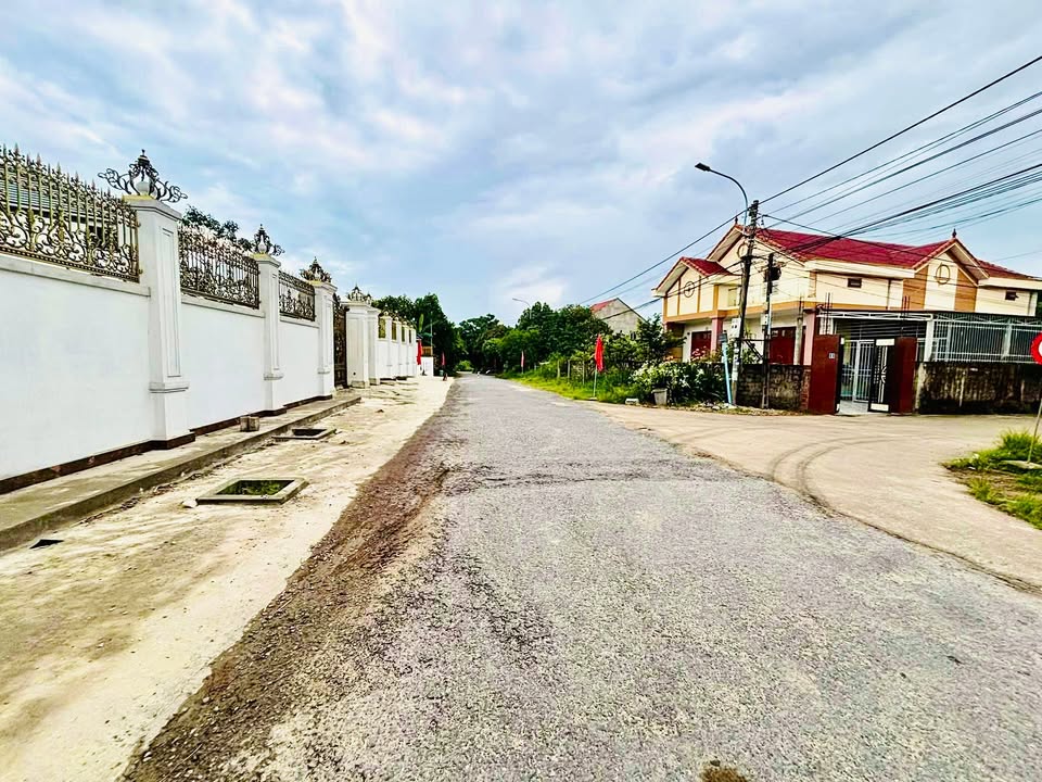 Đất nền Đồng Hới 105m² giá 1 tỷ - Khu vực an ninh, hạ tầng hoàn thiện!