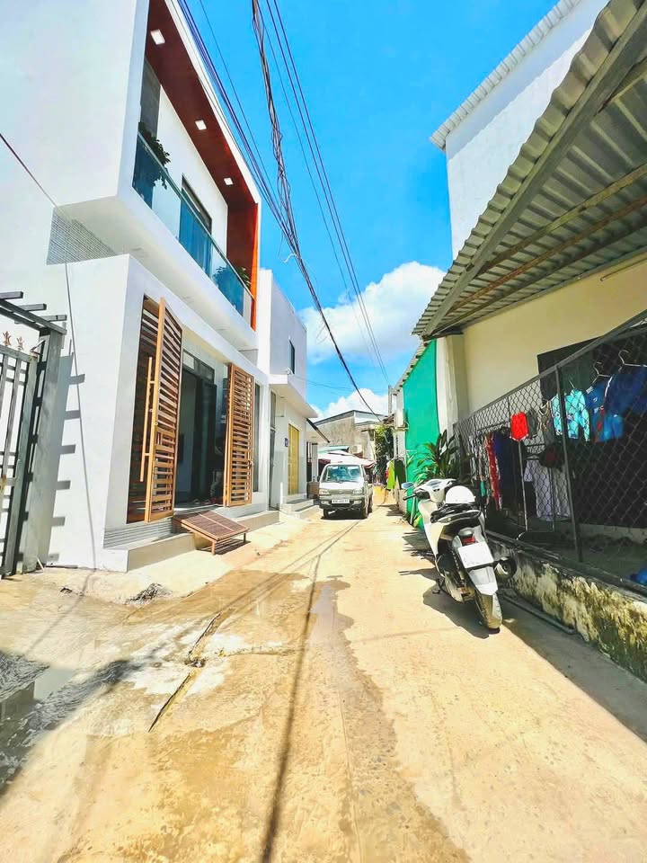 Nhà lầu mới đẹp tại Hẻm 198 Tầm Vu, Quận Ninh Kiều - Giá chỉ 3.499 tỷ!