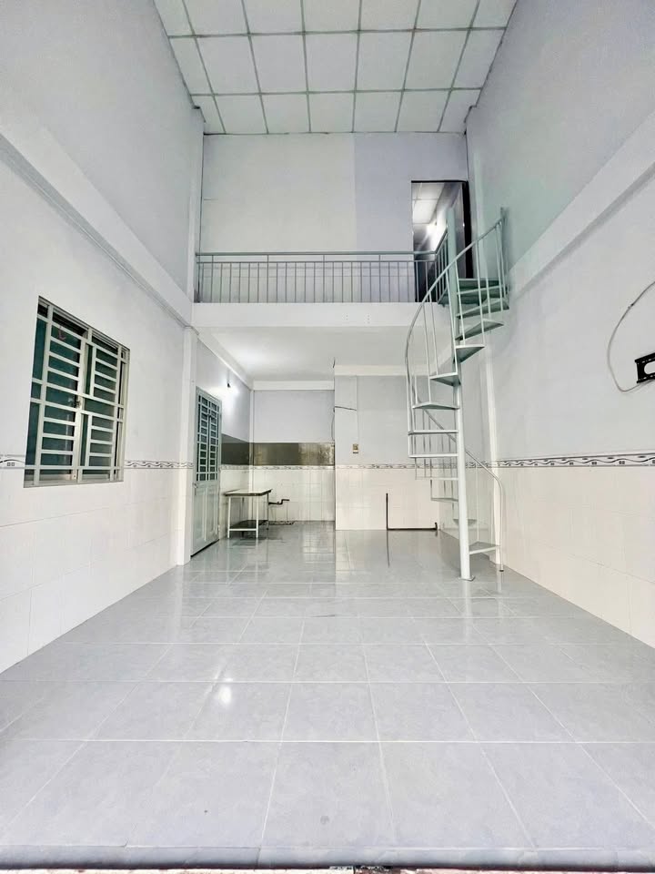 Cho thuê nhà mặt tiền Đồng Văn Cống, An Thới, Bình Thủy, 28m² chỉ 4 triệu/tháng - Kinh doanh thuận lợi!