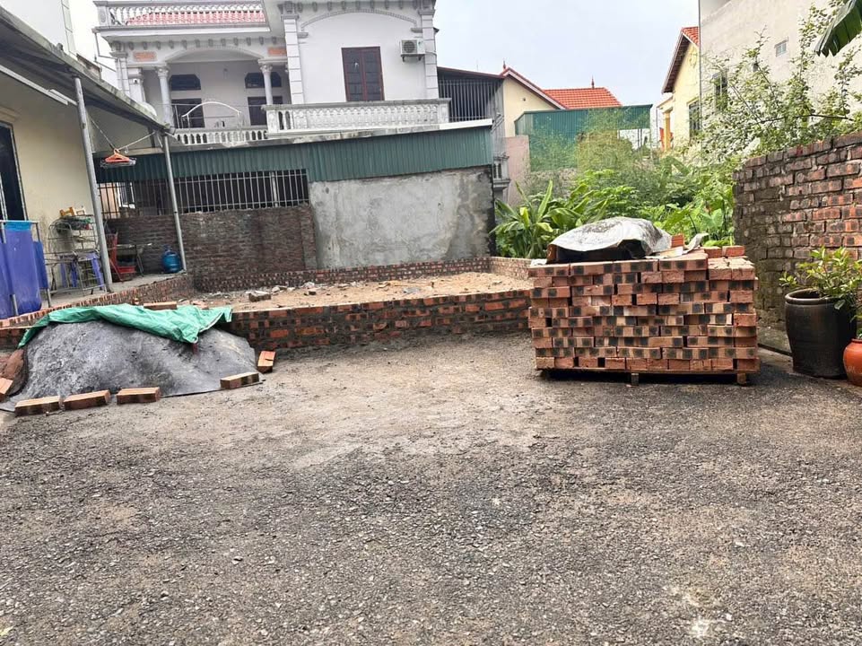 Đất Bát Tràng Gia Lâm 40m² giá 3.8 tỷ - Mặt tiền đẹp, đầu tư sinh lời!