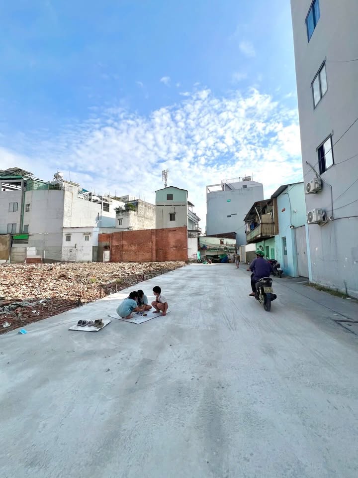 Đất hẻm xe hơi 50 Hòa Bình, P.5 Q.11, 96m² - Sổ hồng riêng, sang tên ngay!