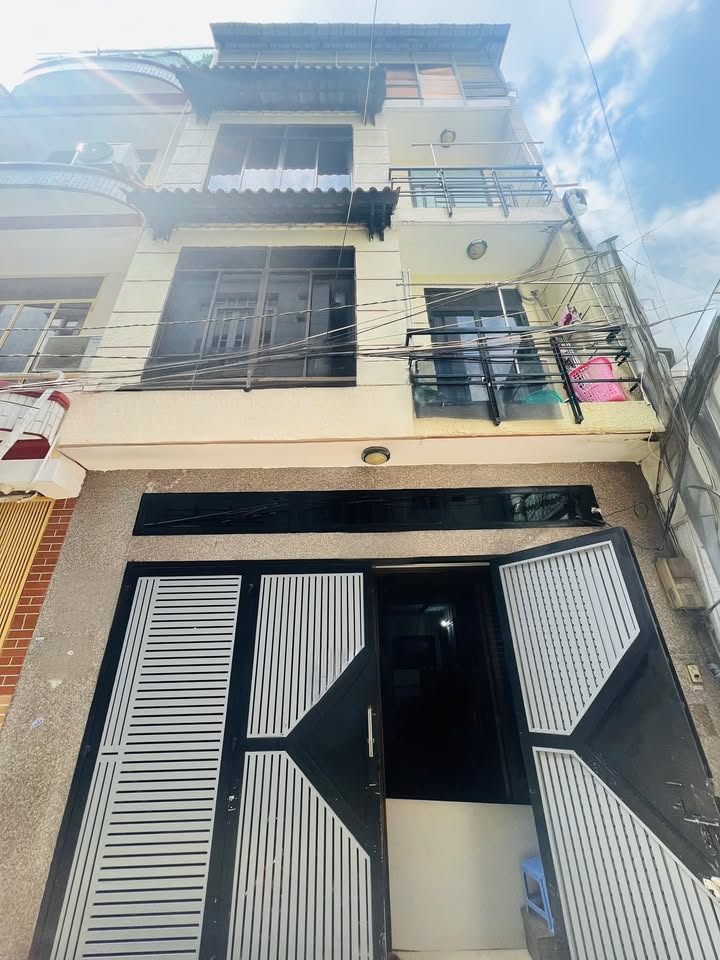 Nhà phố 6PN Cao Thắng, Q10 - Sổ hồng chính chủ, chỉ 13.5 tỷ - Ô tô vào tận nhà!