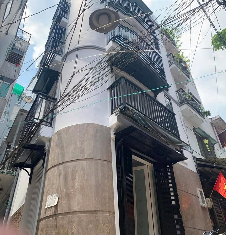 Nhà góc 2 mặt tiền hẻm 4m Hồ Thị Kỷ, quận 10, 26.4m² giá 6.1 tỷ - Đầu tư sinh lời ngay!