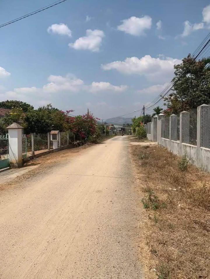 Đất chính chủ tại xã Kroong, Kon Tum 270m² - Khu dân cư đông đúc!