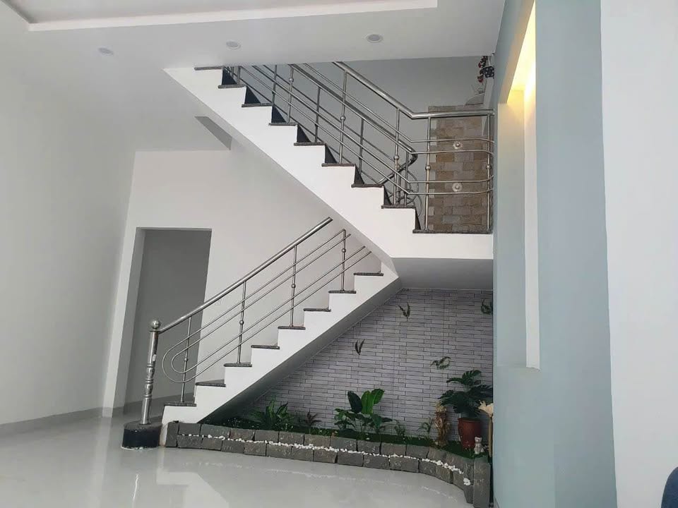 Nhà 2 tầng mặt tiền Thân Nhân Trung, Đà Nẵng 81m² giá 7 tỷ - Đầy đủ công năng!