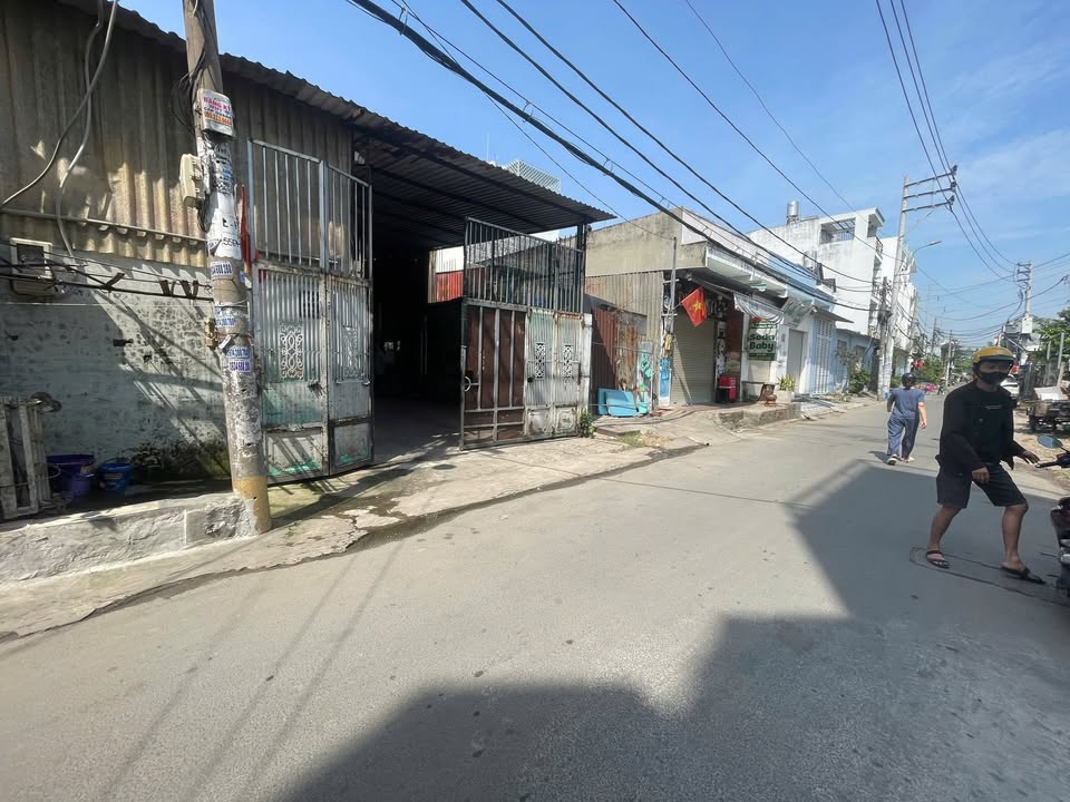 Warehouse 822 Hương Lộ 2, Bình Tân 140m² giá 5.6 tỷ - Tiềm năng kinh doanh vượt trội!