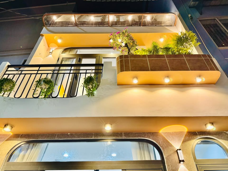 Nhà đẹp 3 phòng ngủ Lê Quang Định, Bình Thạnh 30.75m² giá 5.45 tỷ - Full nội thất hiện đại!