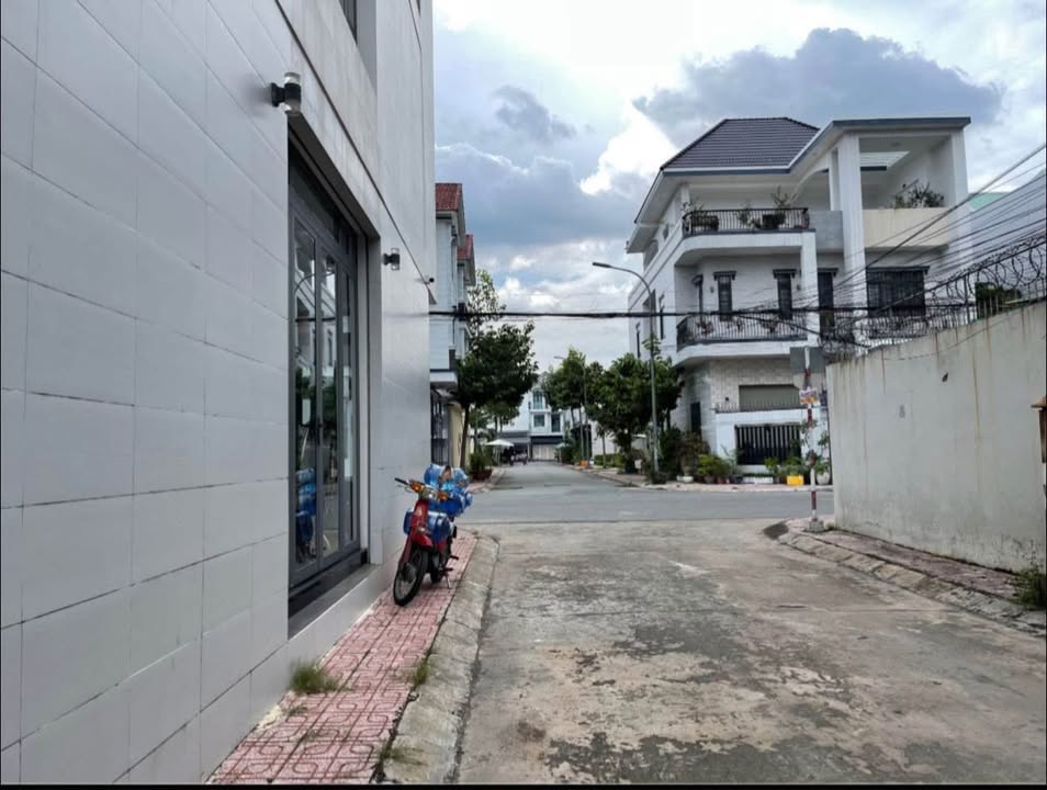 Đất nền Mỹ Phong 93.4m² giá 1.65 tỷ - Sổ hồng chính chủ, vị trí đẹp!