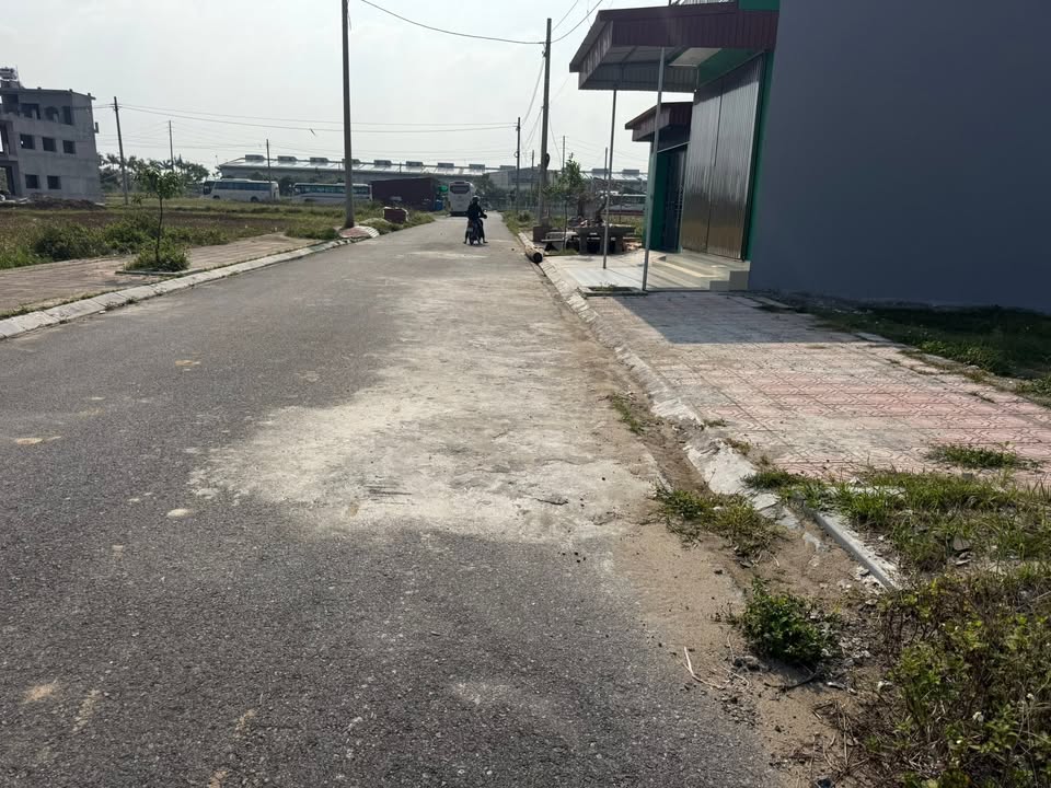 Đất nền dự án Tái định cư Minh Lãng 200m² giá 2 tỷ - Đầy đủ tiện ích xung quanh!