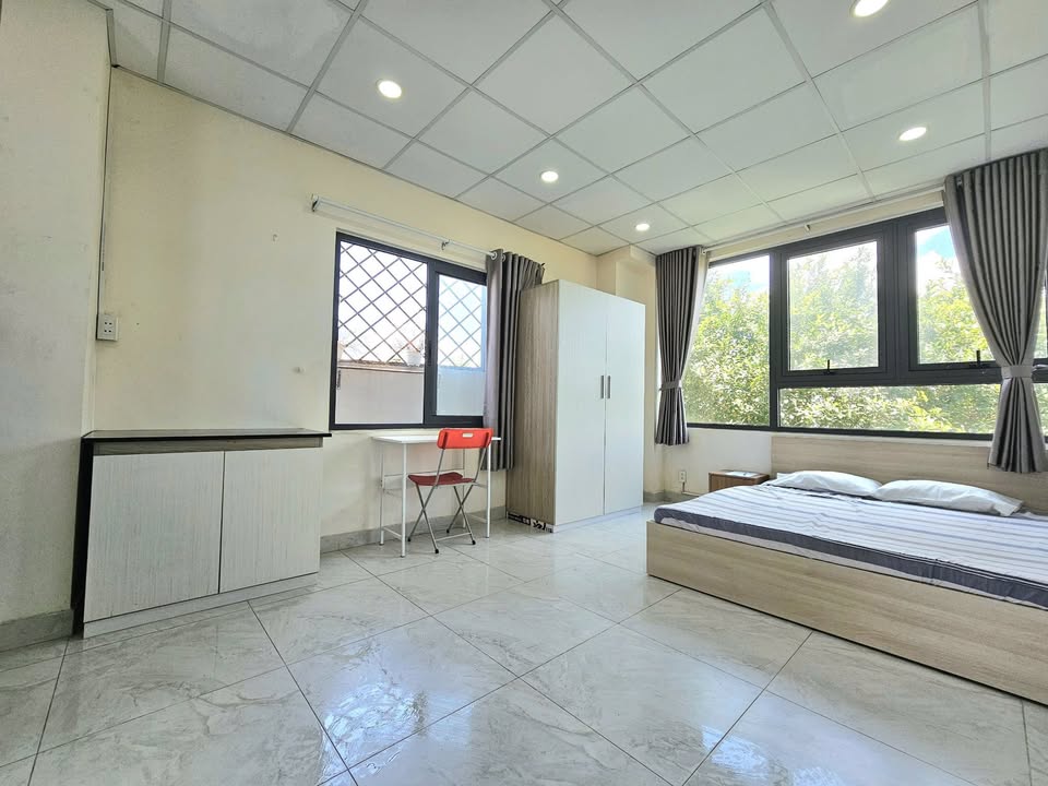 Phòng cho thuê tại 801 Xô Viết Nghệ Tĩnh, Bình Thạnh - Rộng rãi, thoáng mát với view cây xanh