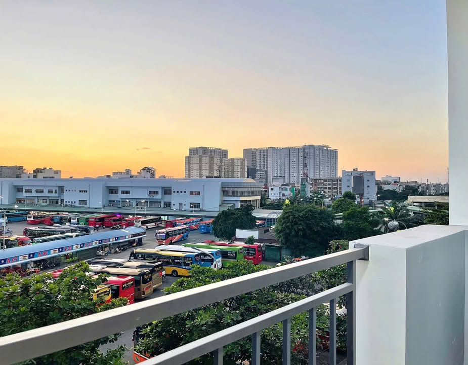 Nhà nhỏ cho thuê tại Quốc Lộ 13, Bình Thạnh - 1PN tách bếp, nội thất cao cấp