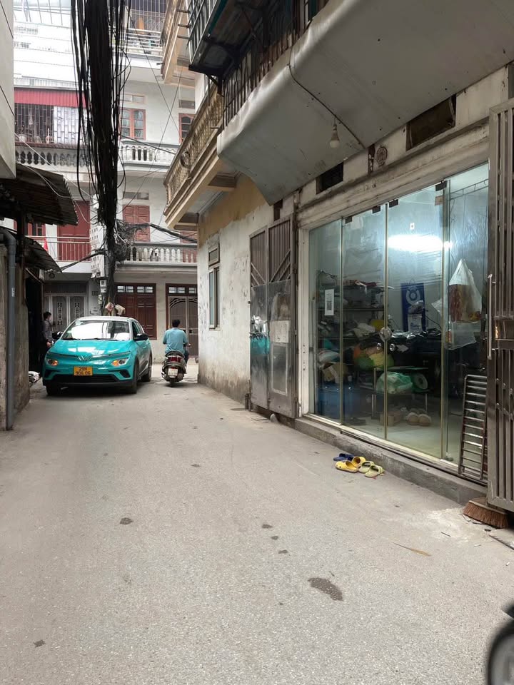 Nhà riêng Đại Kim 40m² giá 9 tỷ - Ngõ ô tô nhỏ qua nhà, kinh doanh thuận lợi!