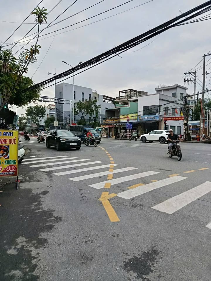 Đất tặng nhà cấp 4 Đống Đa 141m² giá 7.55 tỷ - Đầu tư sinh lời ngay!