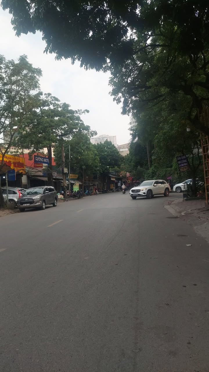 Bán nhà mặt phố Bùi Quốc Khái, Quận Hoàng Mai - Diện tích 62m², giá 28.5 tỷ VND - Vị trí đắc địa, kinh doanh sầm uất!