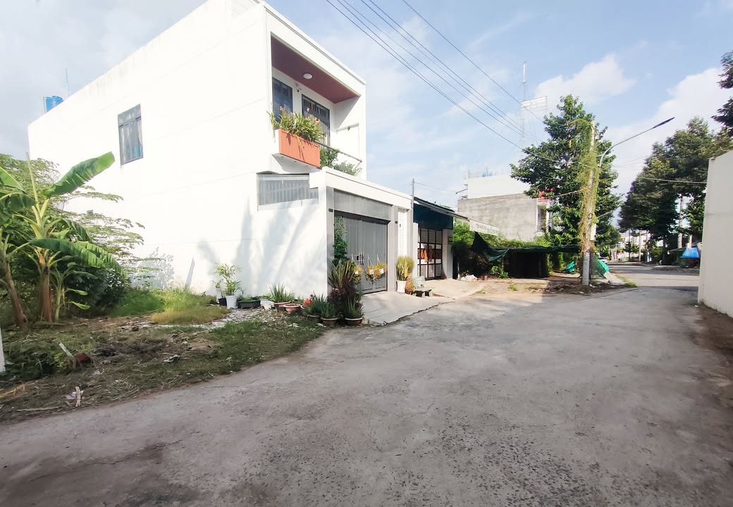 Đất nền Bến Tre 110,7m² giá 1,55 tỷ - Sổ đỏ chính chủ, thổ cư 100%!