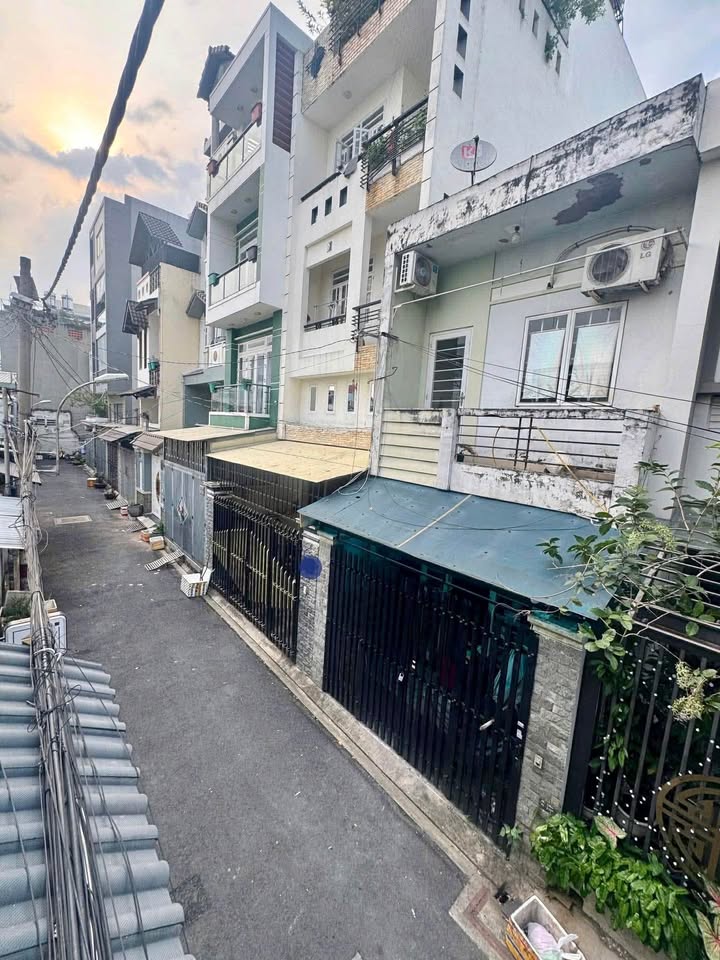 Nhà riêng Tân Phú 68m² giá 6.98 tỷ - Hẻm nhựa xe hơi, vào ở ngay!