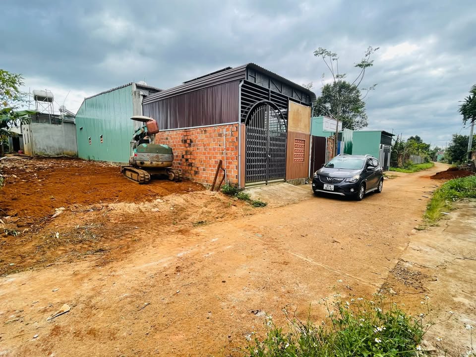 Đất hẻm 528 Lê Duẩn, Pleiku 110m² giá 800 triệu - Vị trí đắc địa với nhiều tiện ích!