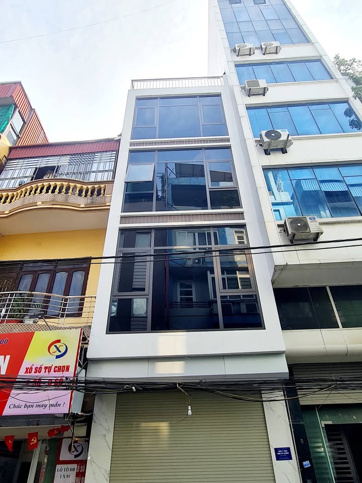 Nhà mặt phố Xa La, Hà Đông 61m² giá 20 tỷ - Kinh doanh sầm uất!