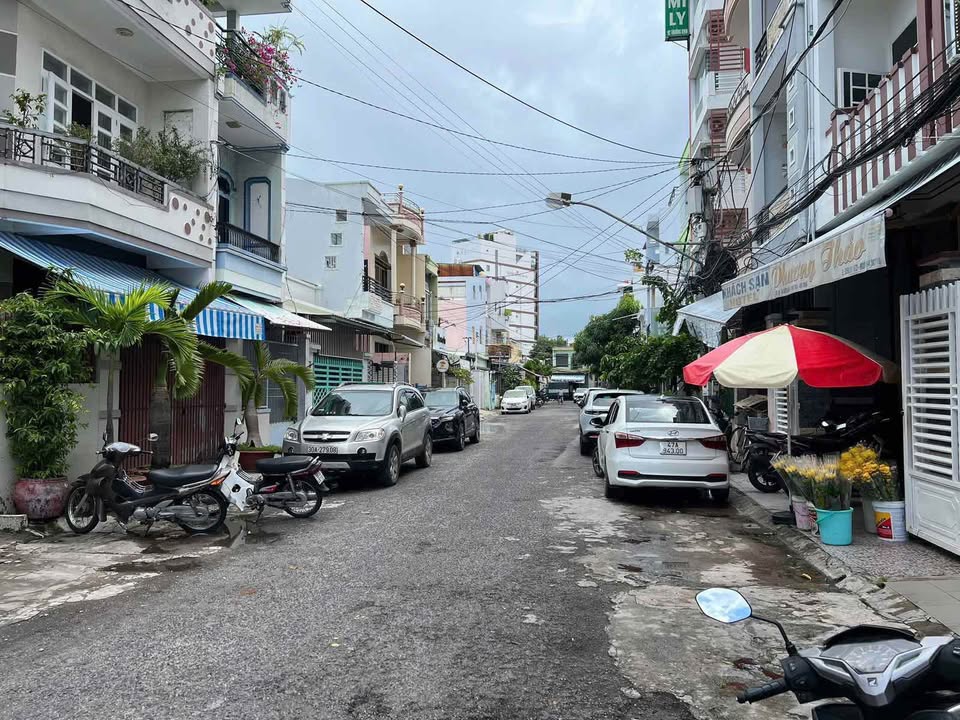 Nhà cũ trên đất 54,1m² tại Nha Trang giá 6,8 tỷ - Đầu tư sinh lời ngay!
