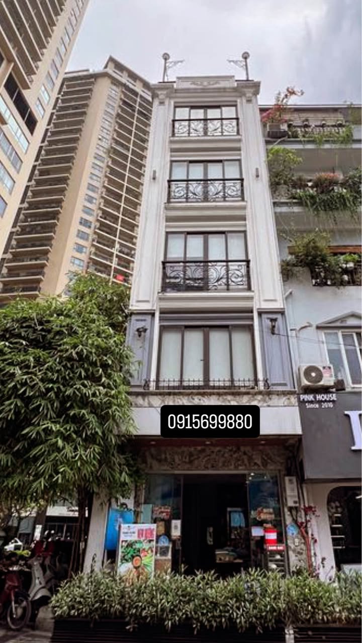 Nhà mặt phố Láng Hạ Đống Đa 40m² giá thỏa thuận - Vị trí đắc địa, ô tô đỗ cửa