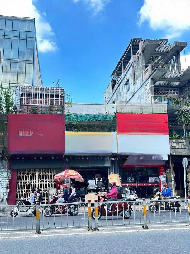 Nhà mặt tiền Trường Chinh, Tân Bình 100m² giá 30 triệu - Phù hợp làm văn phòng kinh doanh!