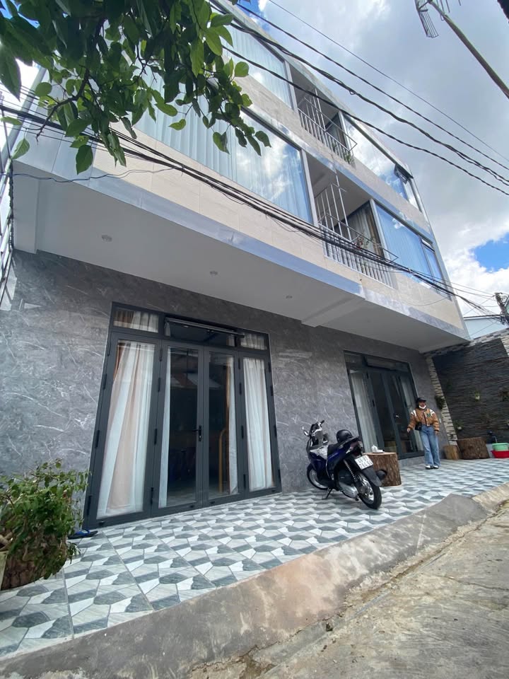 Nhà phố Đà Lạt 50m² giá 3.3 tỷ - Gần chợ Ngô Quyền, sổ đỏ chính chủ!