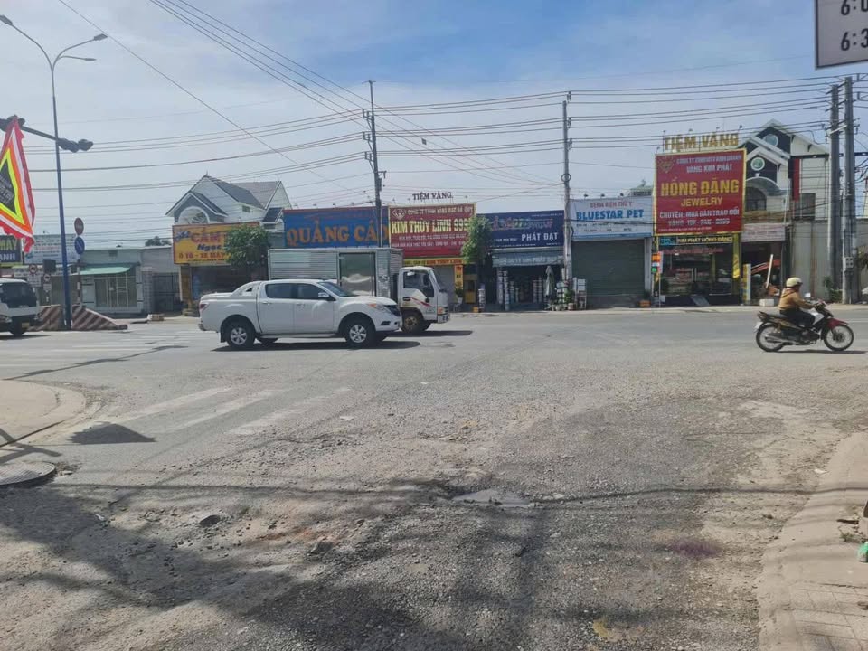 Nhà mặt tiền đường Lê Thị Trung, Thuận An, 472m² giá 13 tỷ - Cơ hội đầu tư tuyệt vời!