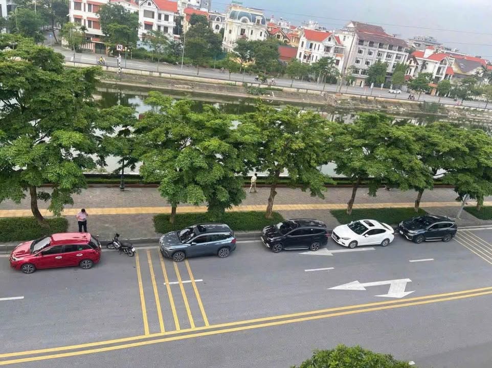 Nhà 4 tầng mặt đường Lạc Long Quân, Hải Dương - Giá thương lượng hấp dẫn!