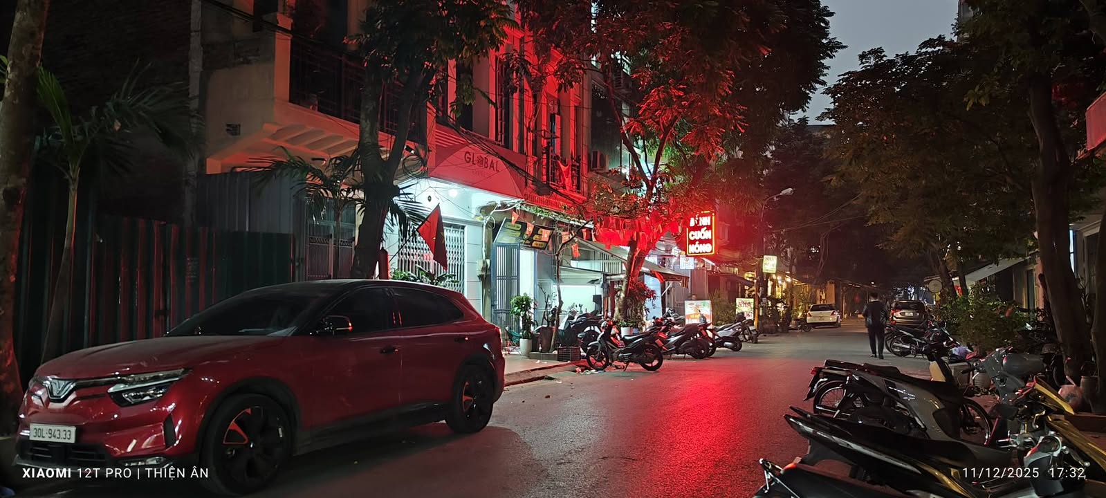 Nhà mặt ngõ Trung Kính, Cầu Giấy 90m² giá 34.6 tỷ - Kinh doanh sầm uất, ô tô tránh!