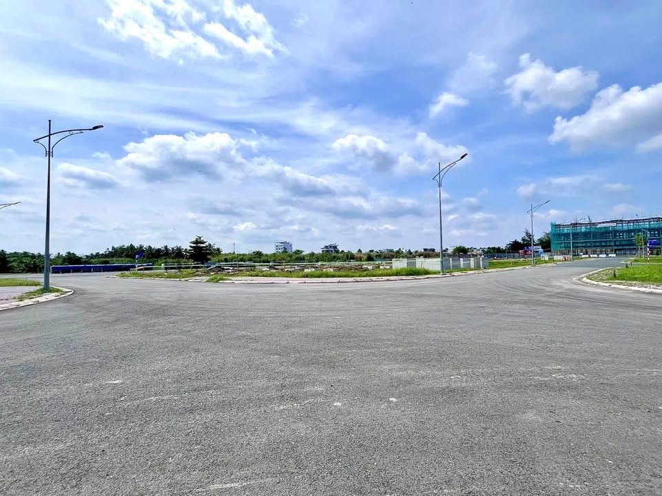 Đất nền góc 2 mặt tiền đường N1 & D13 KDC Nam Long 3, Cần Thơ - Giá chỉ 8.5 tỷ!