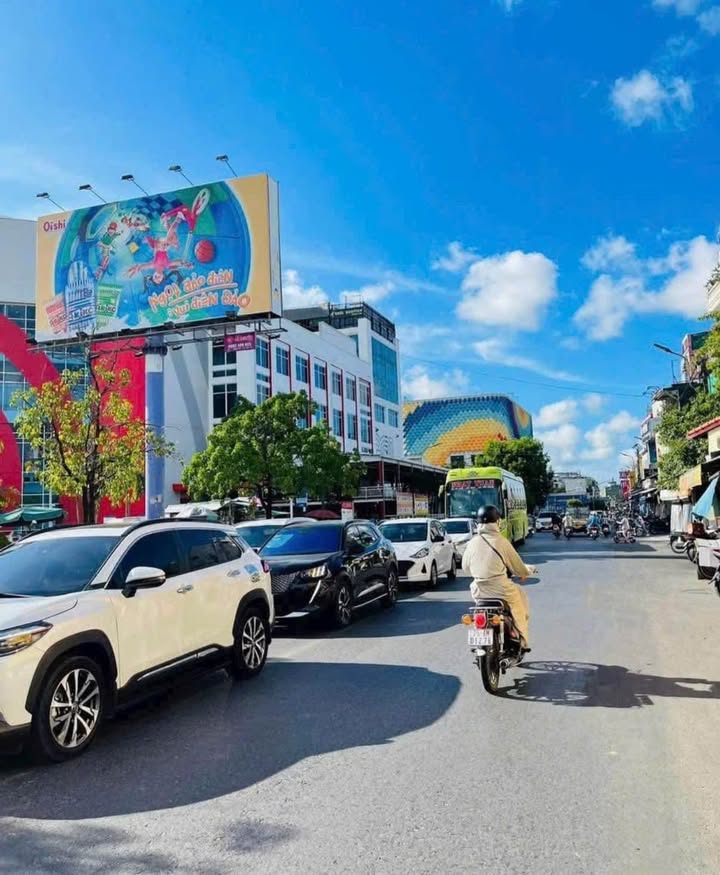 Nhà mặt tiền Bà Triệu, TP. Huế 86m² giá 15 tỷ - Kinh doanh đa dịch vụ