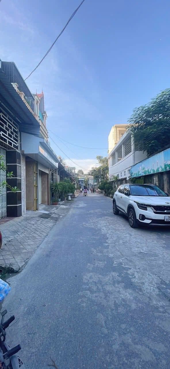 Bán nhà Lê Hữu Lập, Bắc Sơn, Sầm Sơn 81m² giá 2 tỷ - Khu dân trí cao, gần biển!