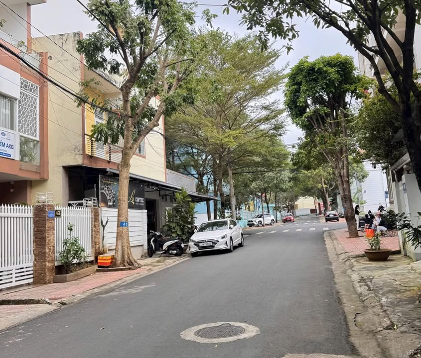 Mặt tiền kinh doanh đường Nguyễn Sơn Buôn Ma Thuột 119.4m² giá 8.8 tỷ - Tiềm năng sinh lời cao!