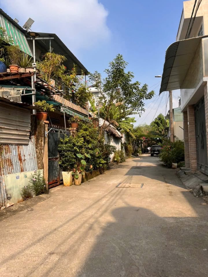 Nhà bán Hẻm 44 Đường Lò Lu, Thủ Đức 80m² giá 4.3 tỷ - Sổ hồng chính chủ!